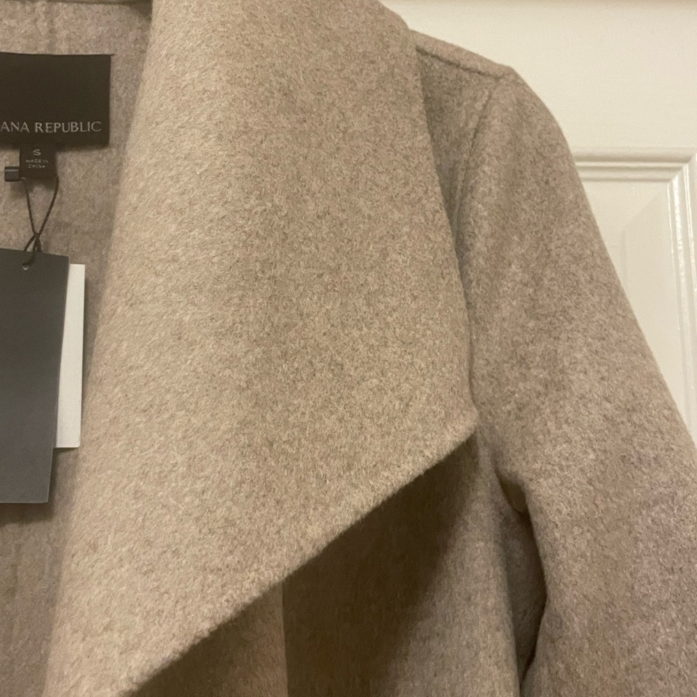 NWT Banana Republic lightweight wool coat - Picture 2 of 4